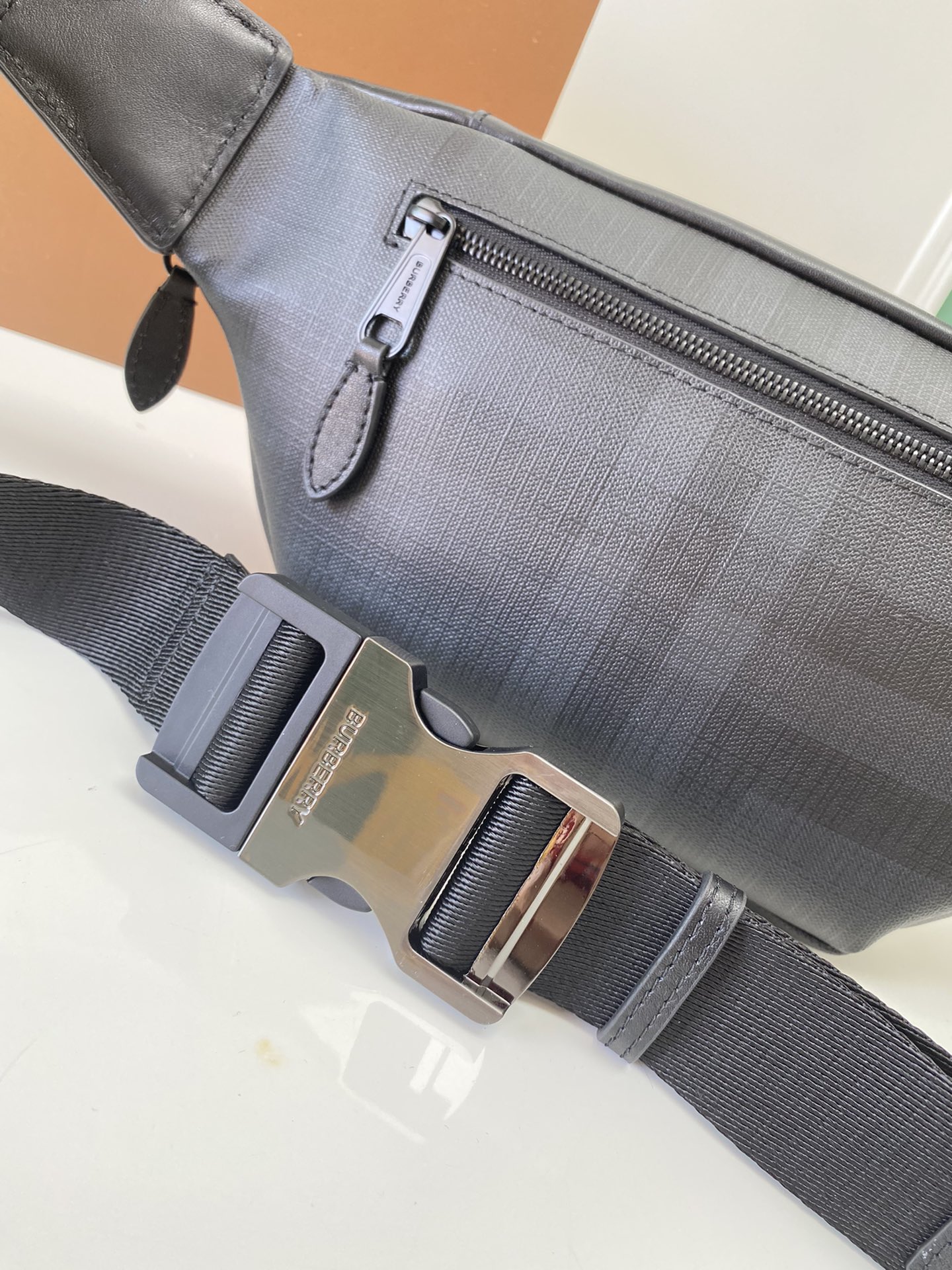 Burberry London Grid Leather Belt Bag 3 a1698999913555 1783