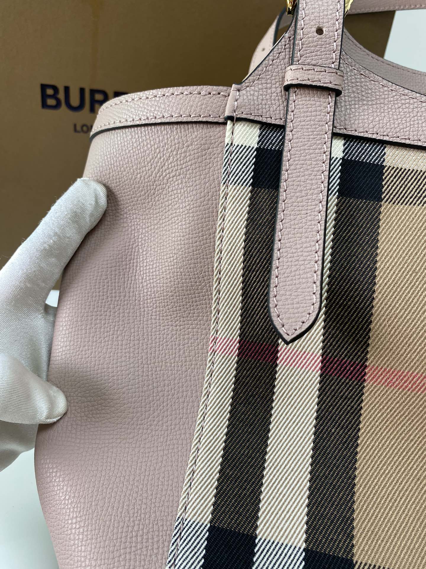 Burberry The Canter House Check Leather Tote Bag, 26 x 15.5 x 29.5cm 5 a1699257378913 2263