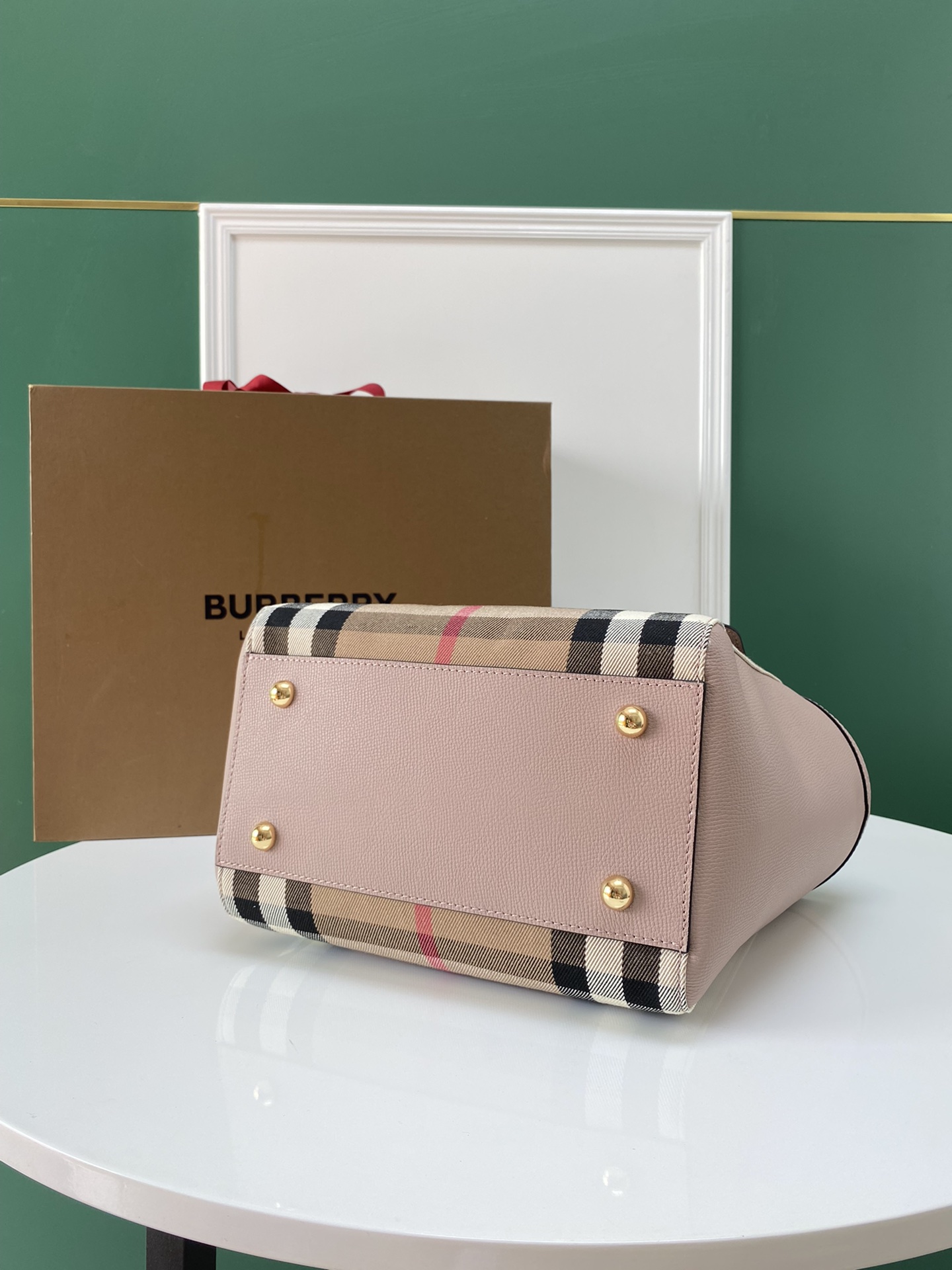 Burberry The Canter House Check Leather Tote Bag, 26 x 15.5 x 29.5cm 10 a1699257378922 7224