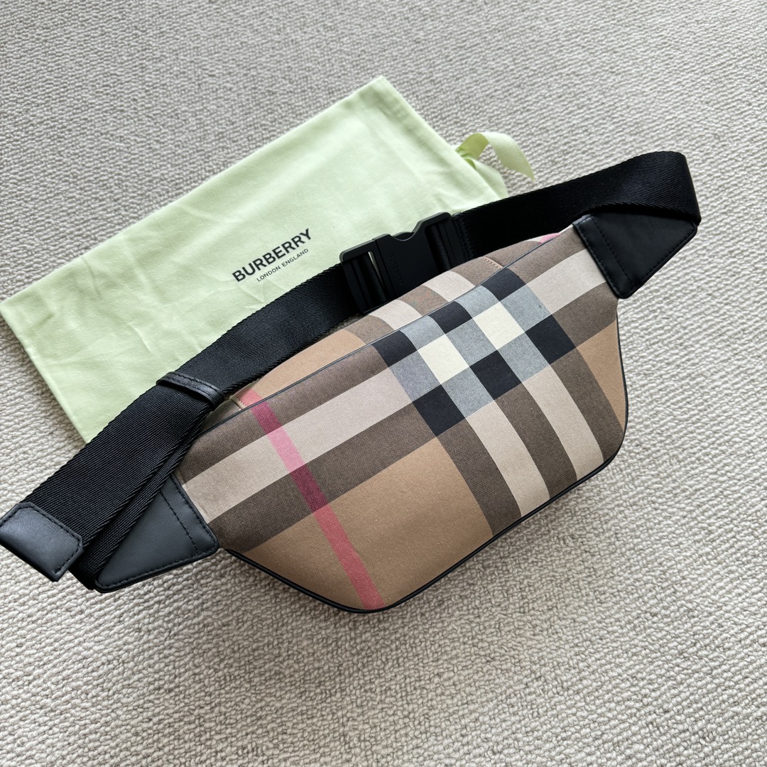 Burberry Archive Beige Check 31x7 5x16cm everyday