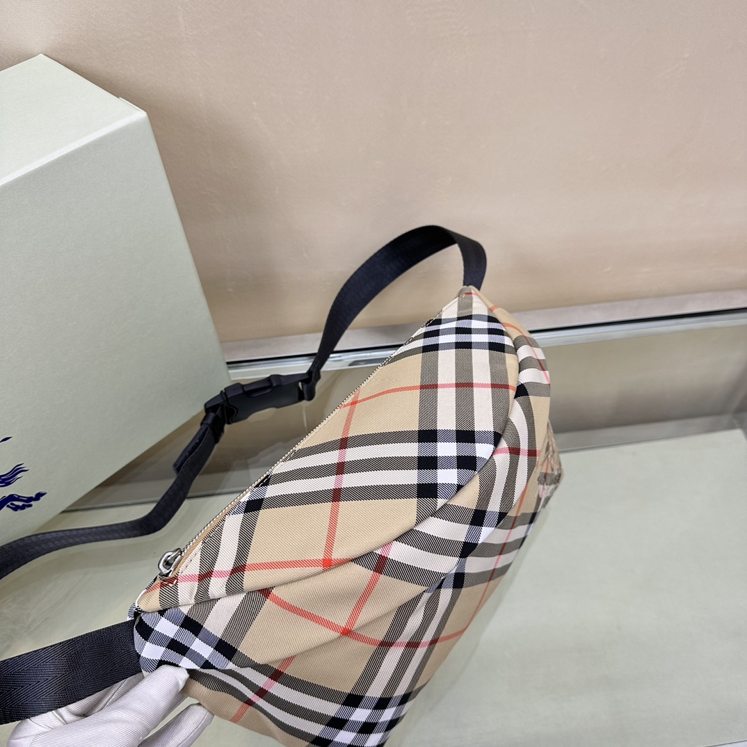 Burberry Exclusive Check Waist Bag with Equestrian Knight Design, 33 x 11 x 18 cm 5 a1721114414747 3813