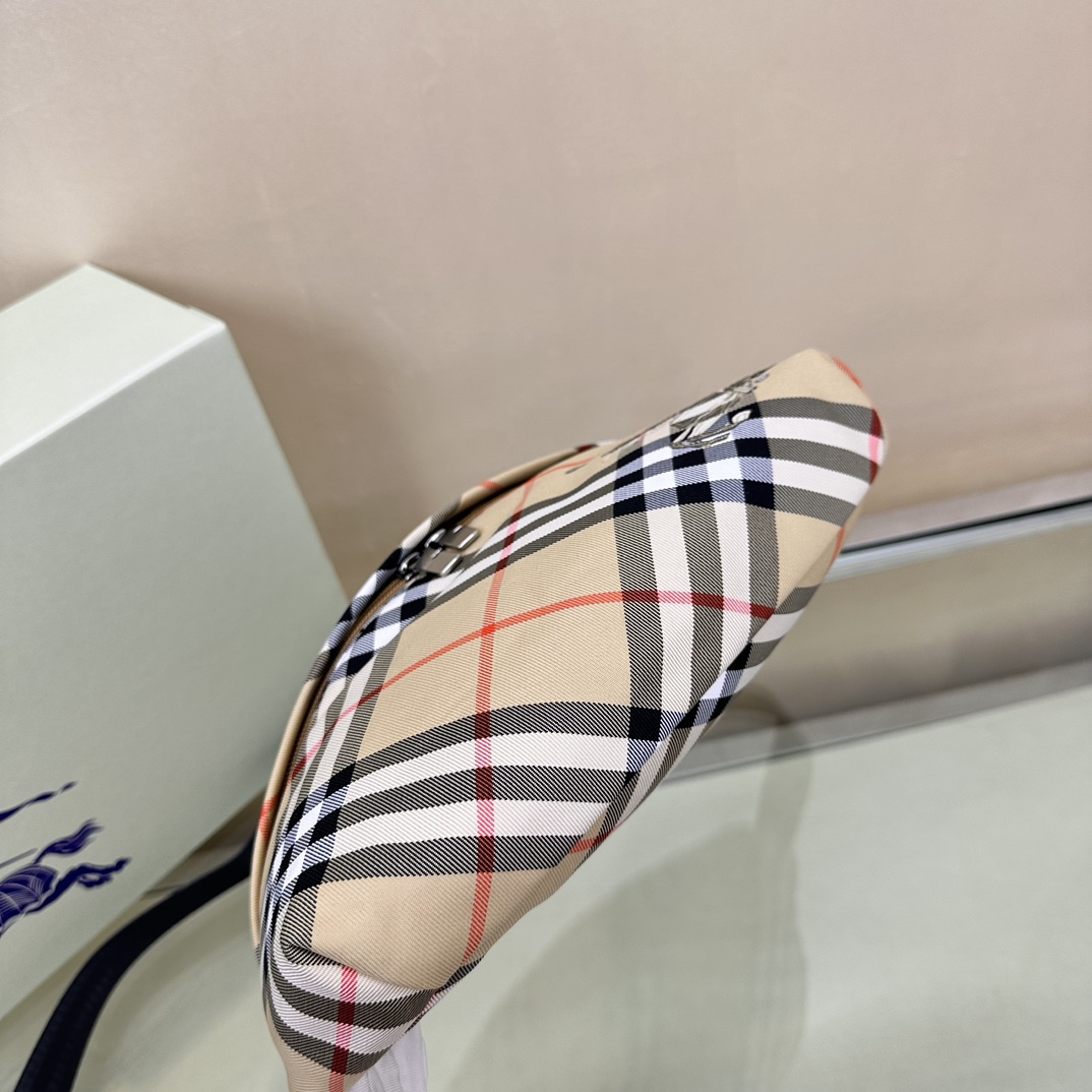 Burberry Exclusive Check Waist Bag with Equestrian Knight Design, 33 x 11 x 18 cm 6 a1721114414750 0154