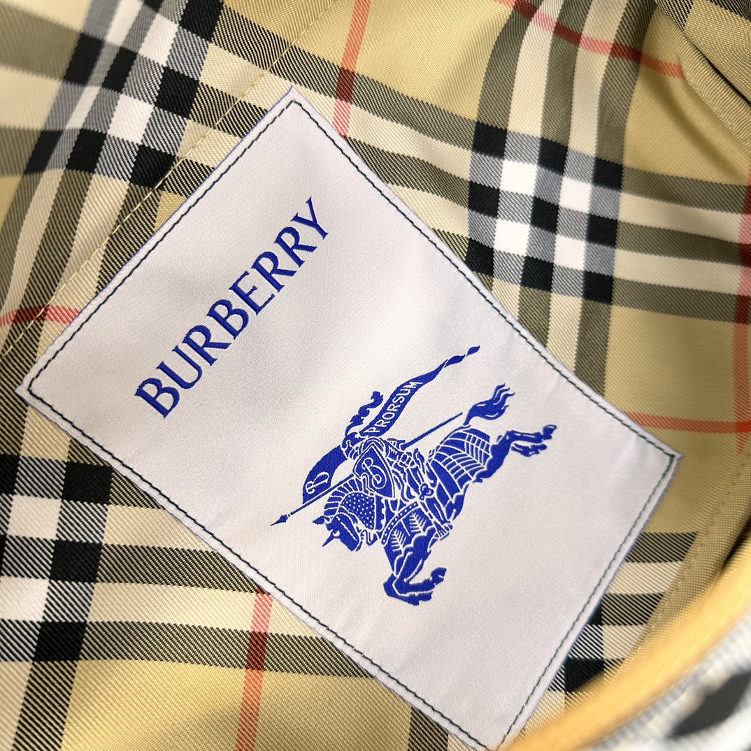 Burberry Exclusive Check Waist Bag with Equestrian Knight Design, 33 x 11 x 18 cm 8 a1721114415301 5068