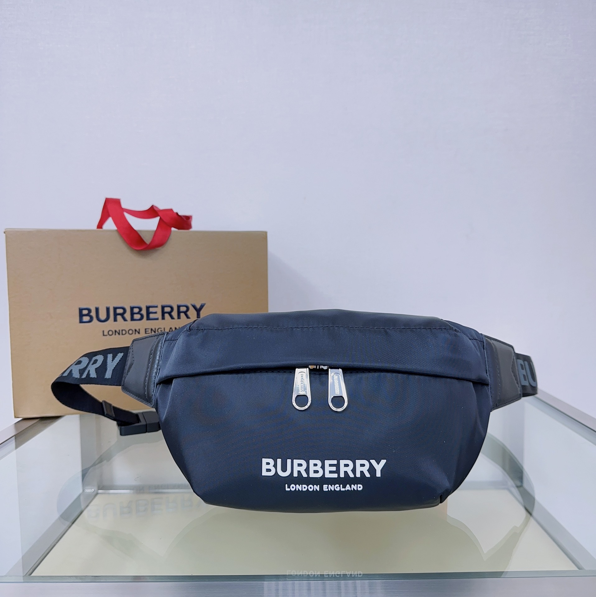 Burberry TB Monogram Jacquard Belt Bag, Stylish Crossbody, 31x7x14 cm 1 a1731930500226 7440
