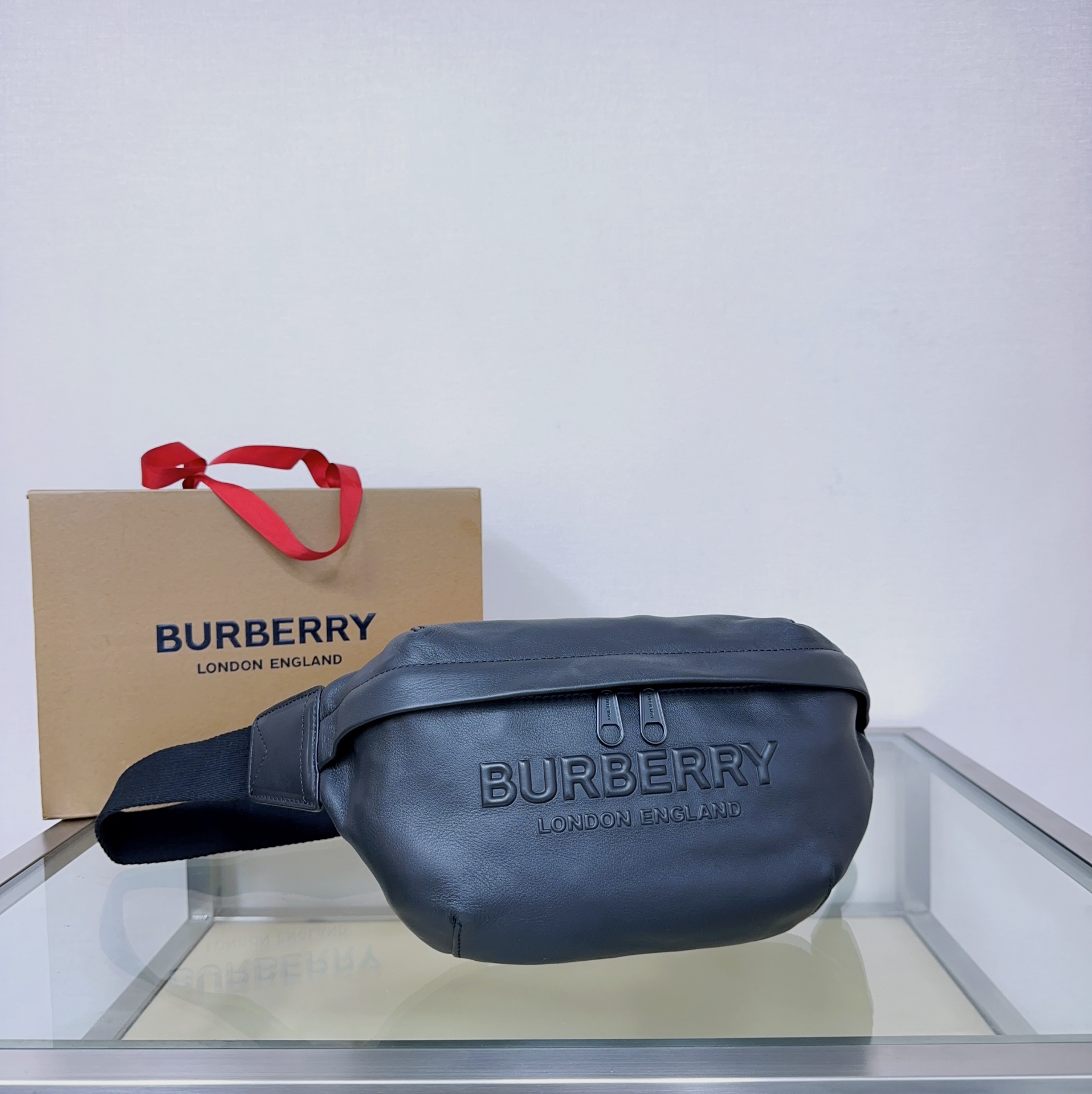 Burberry Leather Belt Bag: Italian-Crafted, Embossed Logo, Street-Style Inspired 4 a1731931012833 7256