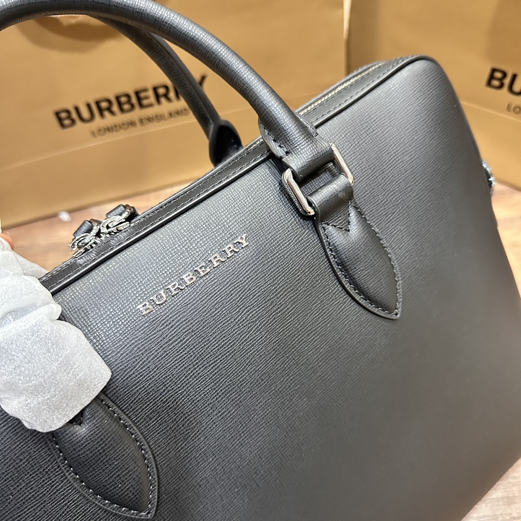 Men's full leather briefcase Real shot of delivery — photo 4
