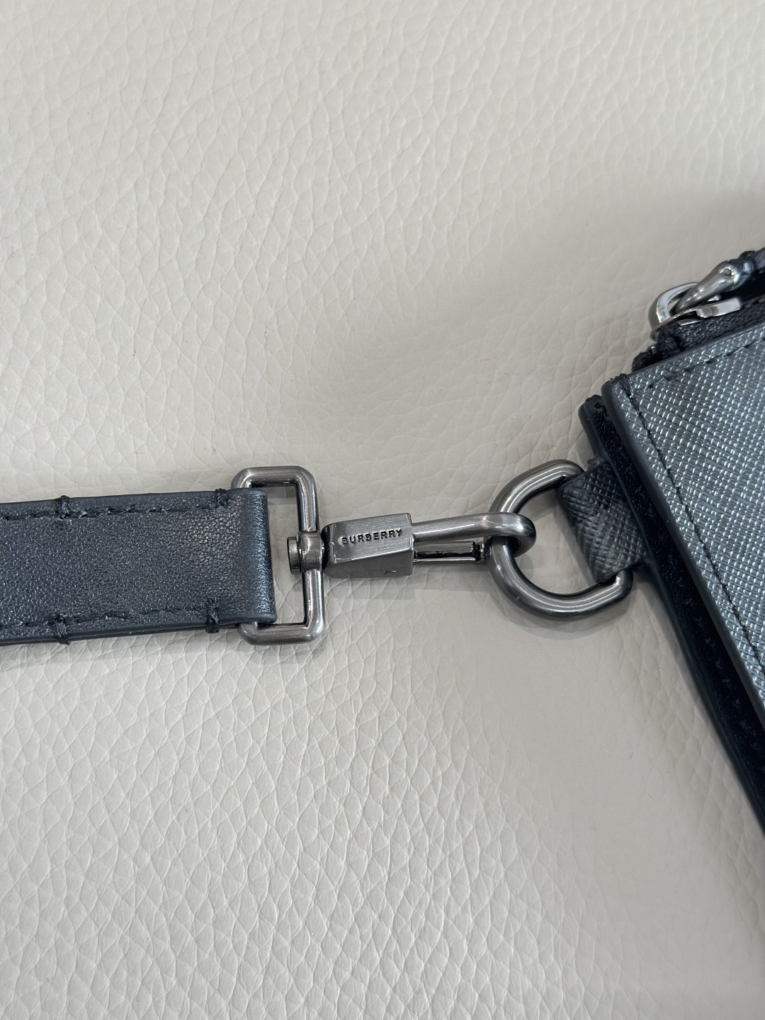 Burberry London England Men's Checkered Print Leather Clutch Handbag 4 a1744274615007 6076