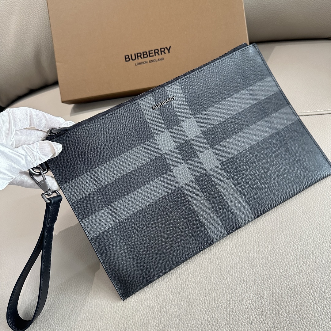 Burberry London England Men's Checkered Print Leather Clutch Handbag 6 a1744274615017 6542