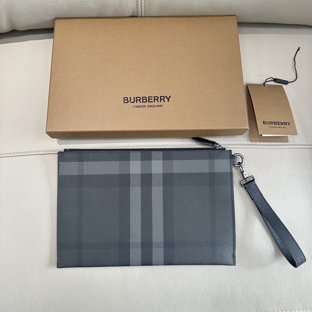 Burberry London England Men's Checkered Print Leather Clutch Handbag 3 a1744274615025 5183