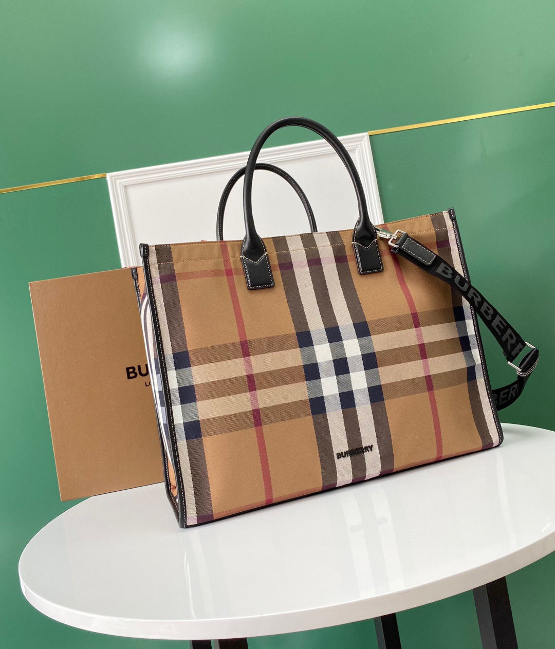 Burberry Plaid Tote Bag Large Capacity with Adjustable Shoulder Strap 2 a1744530324473 3816