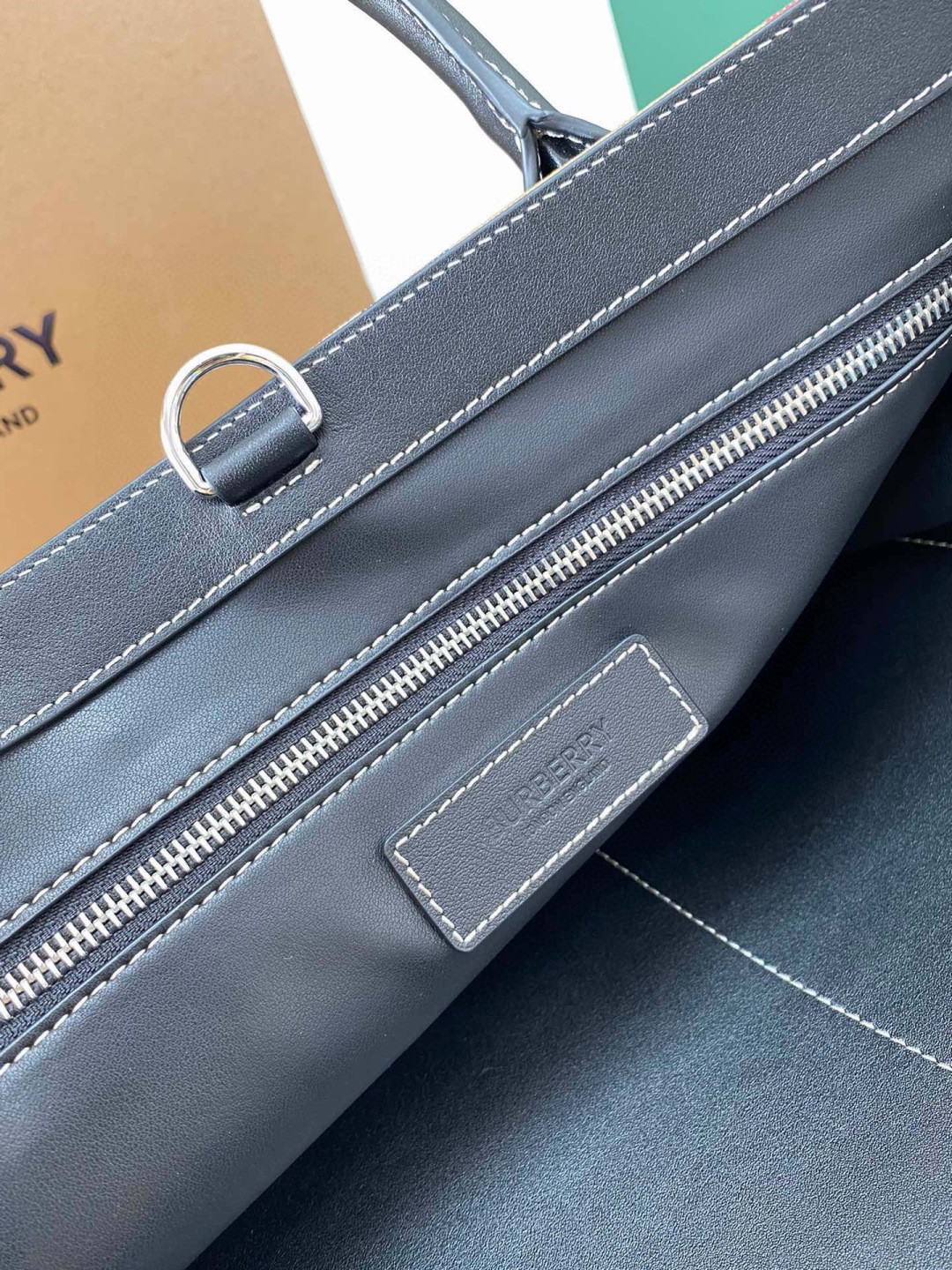 Burberry Plaid Tote Bag Large Capacity with Adjustable Shoulder Strap 8 a1744530325329 8262