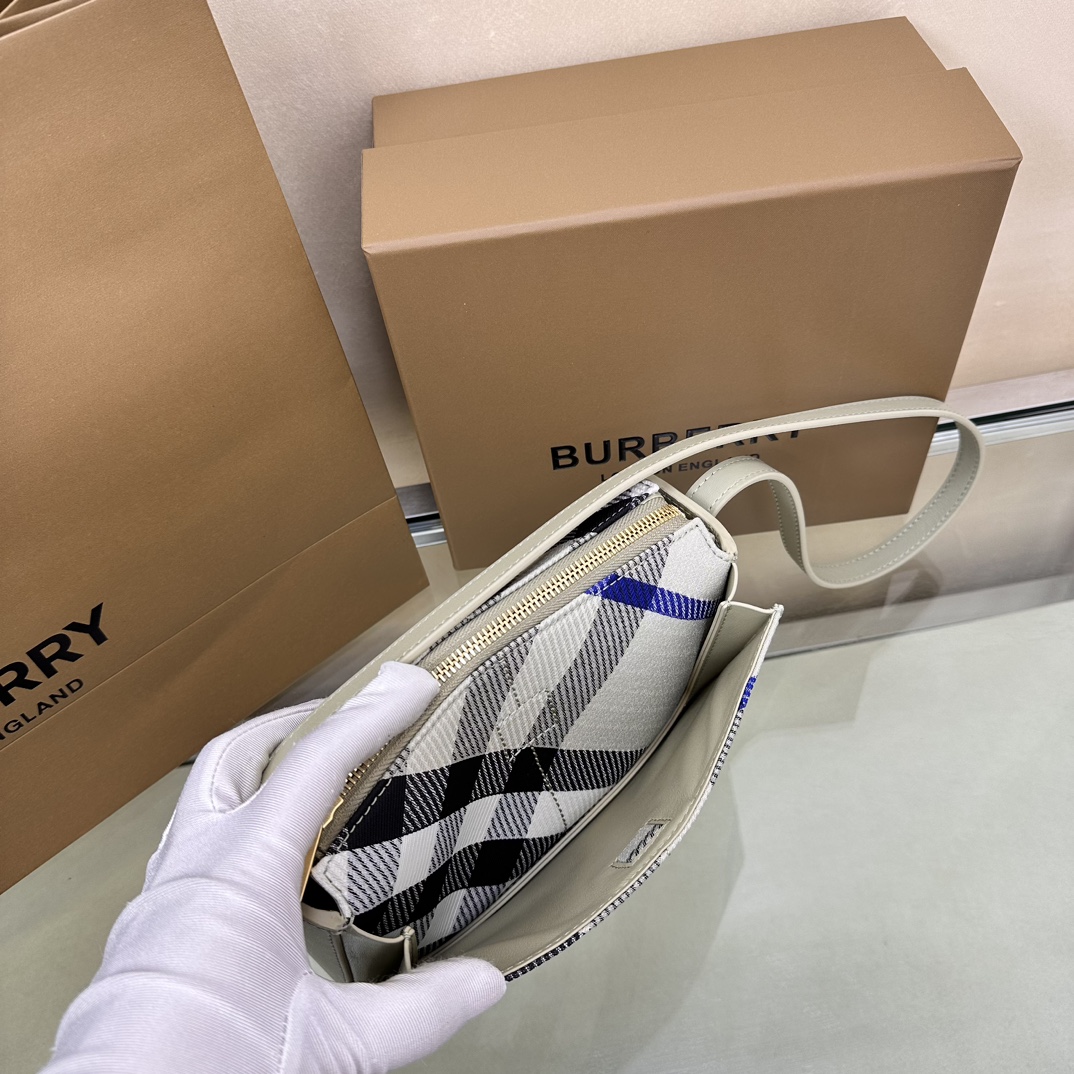 Burberry Cotton Blend Crossbody Bag with Signature Check Pattern 6 a1745312736090 1661