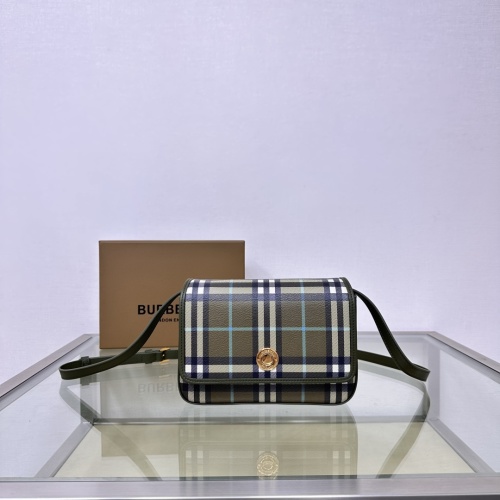 Burberry Plaid Crossbody Bag, Versatile & Stylish Compact Bag (21x5x13 cm) 1 Burberry Plaid Crossbody Bag, Versatile & Stylish Compact Bag (21x5x13 cm)