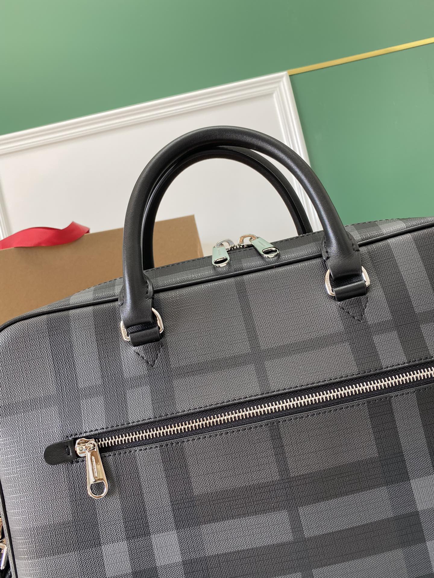 Burberry London Black Check 37 x 9 x 27cm business