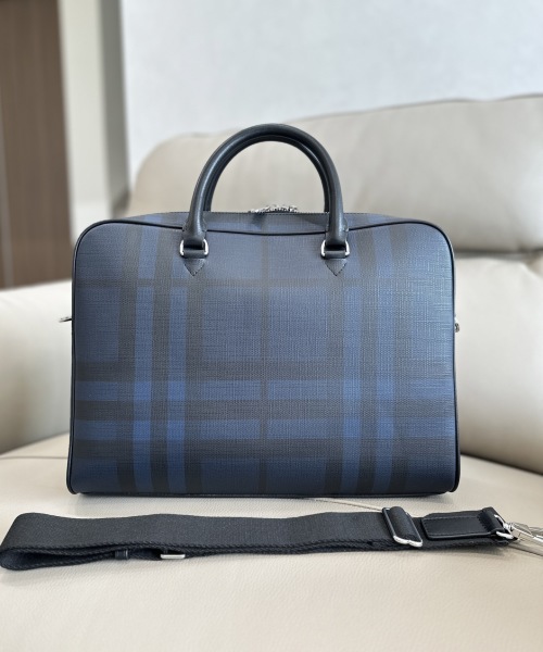 Burberry London Leather-Trim, Detachable Shoulder Strap 1 Burberry London Leather-Trim, Detachable Shoulder Strap