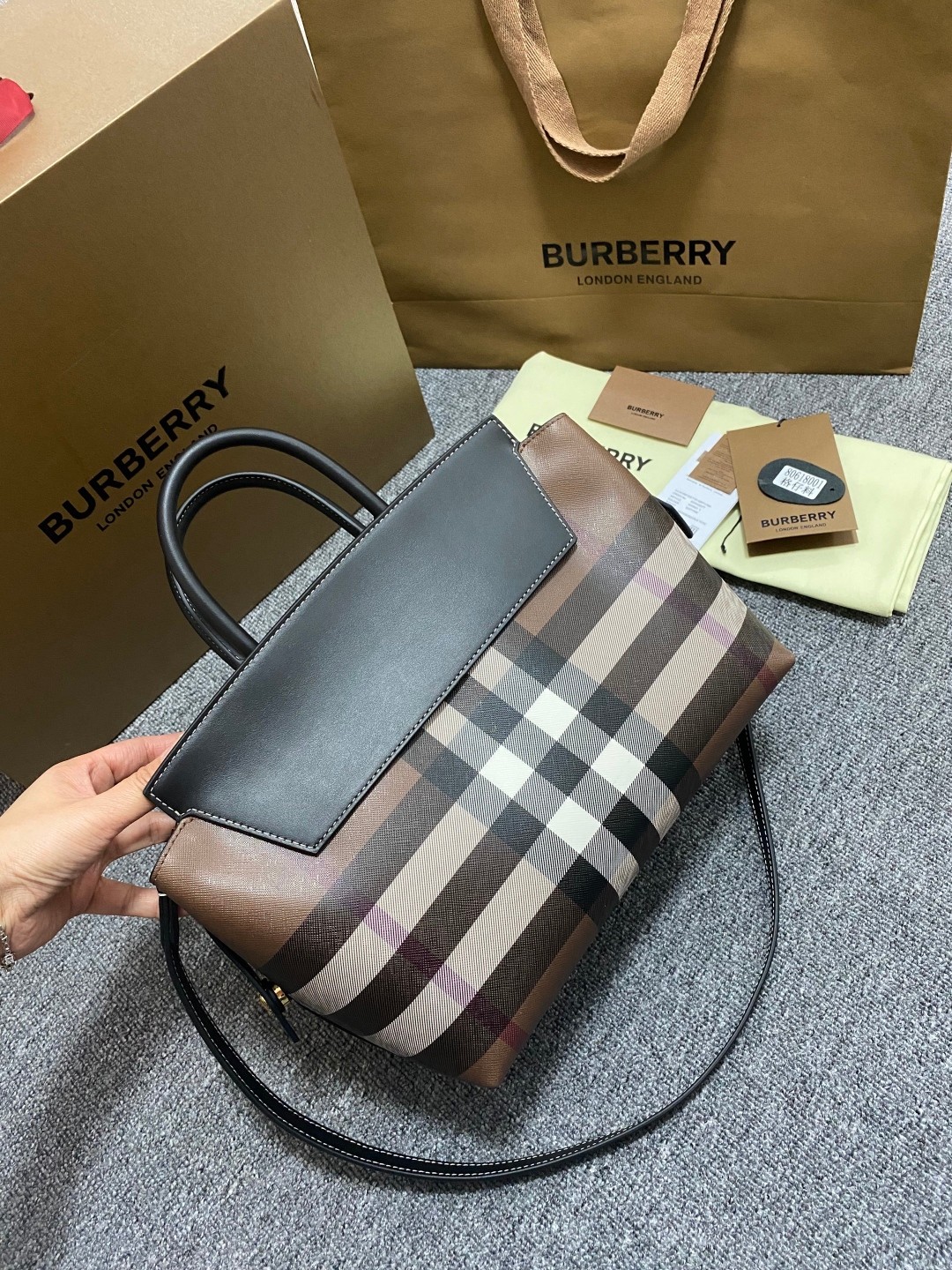 Burberry 28x13x23 everyday