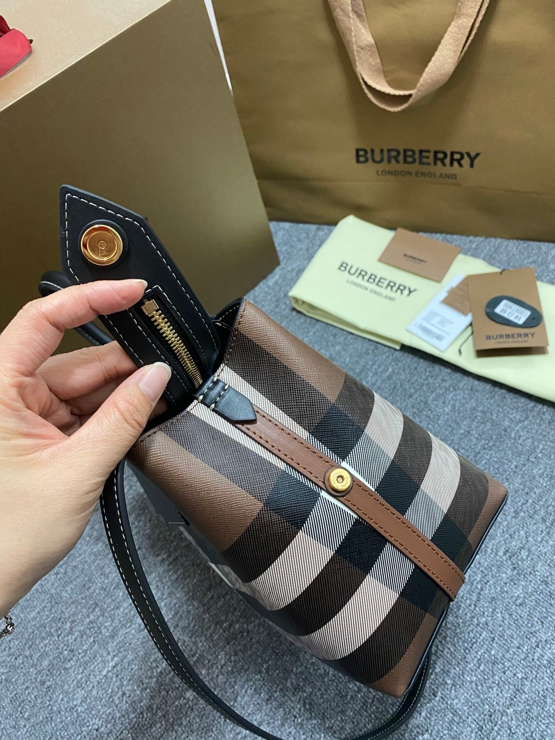 Burberry 28x13x23 everyday