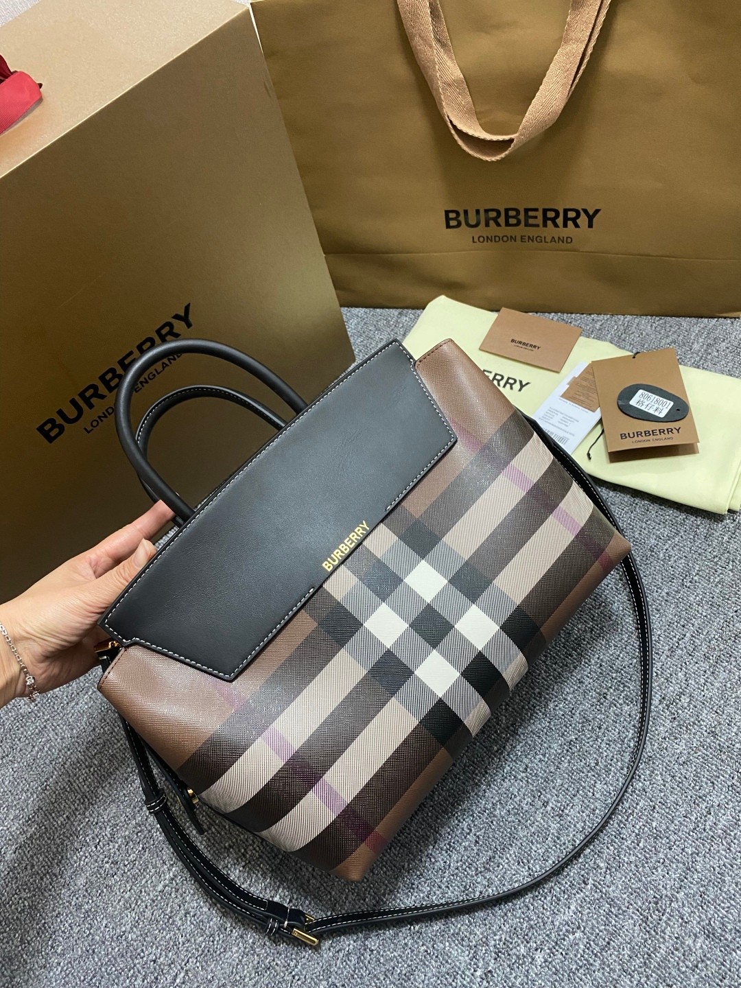 Burberry 28x13x23 everyday