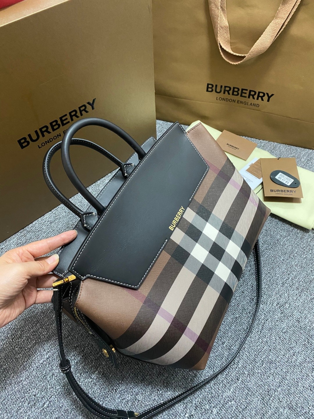 Burberry 28x13x23 everyday