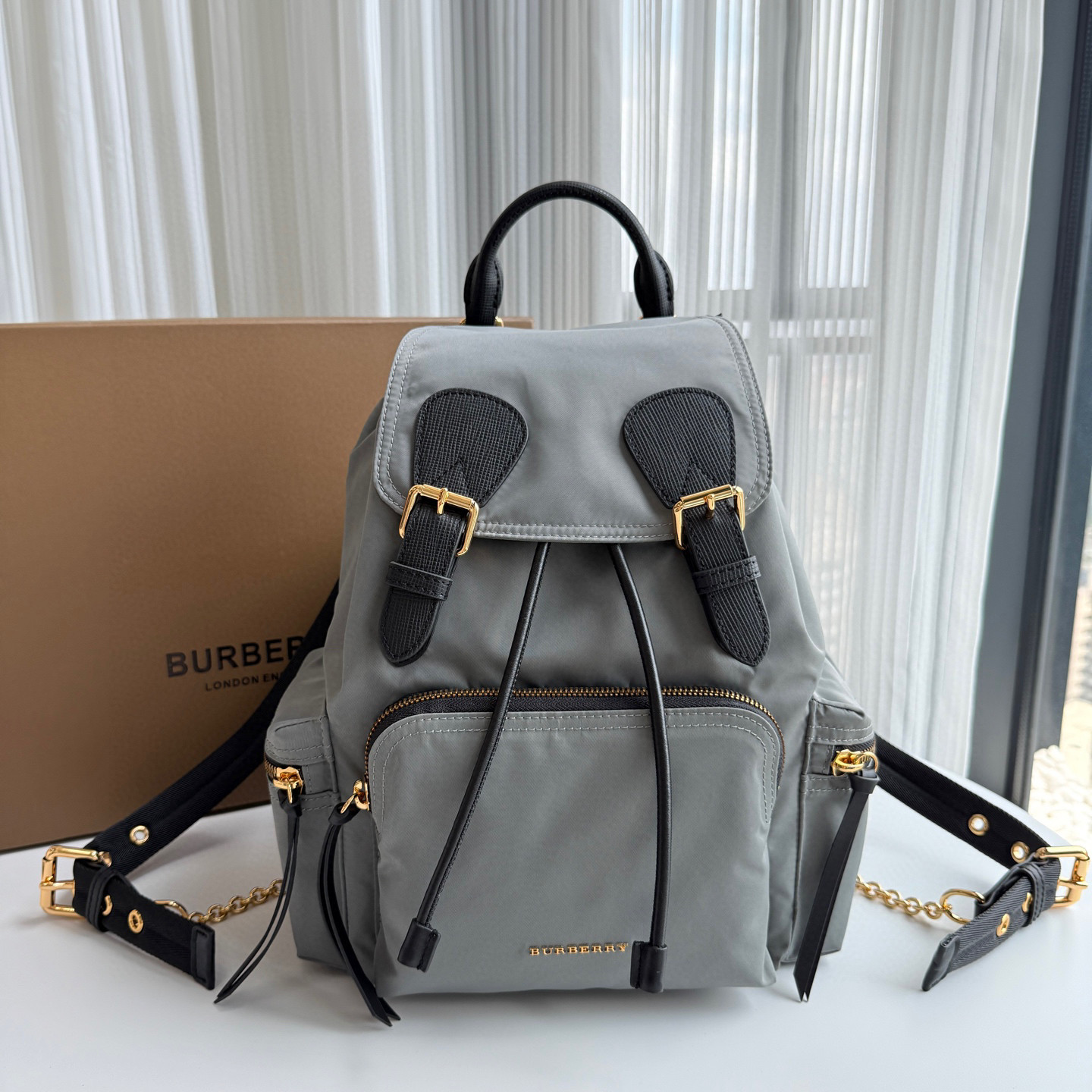 Burberry 22 x 14 x 33cm everyday