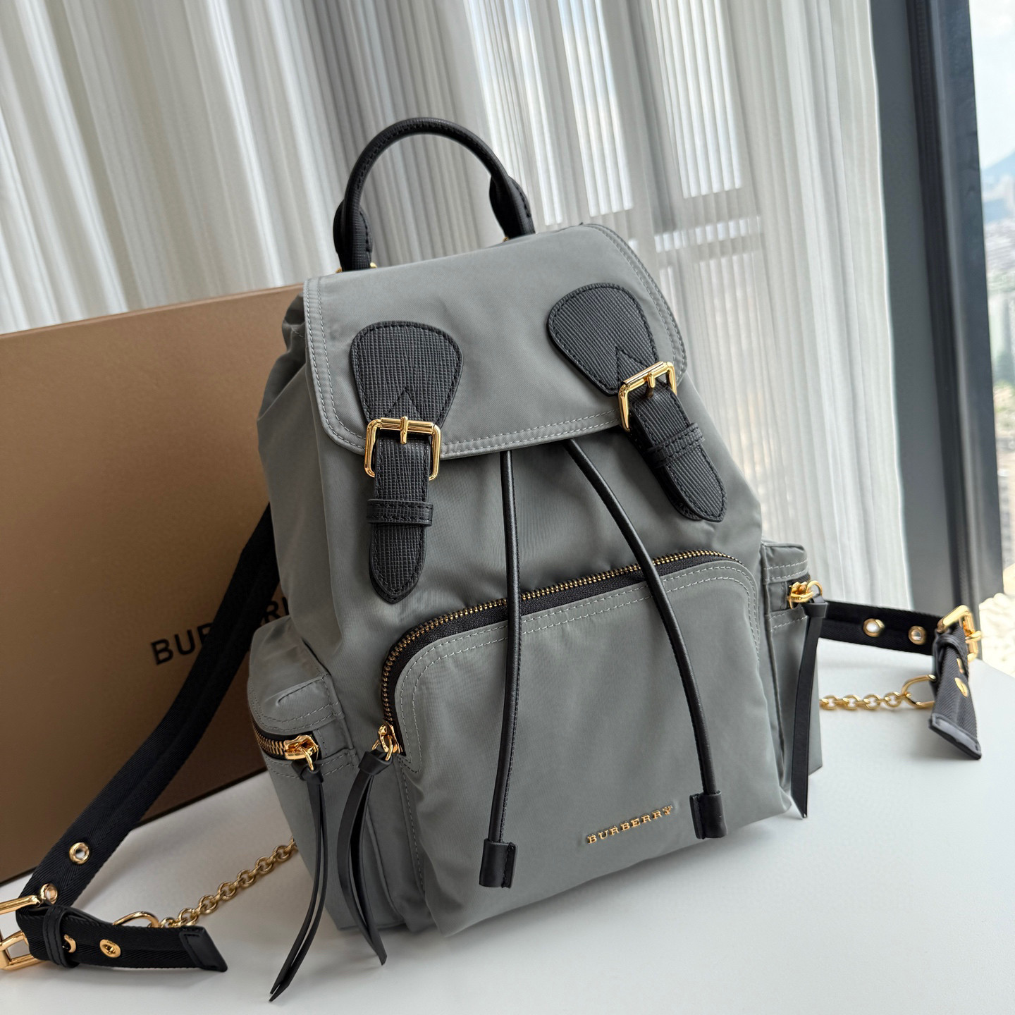Burberry 22 x 14 x 33cm everyday