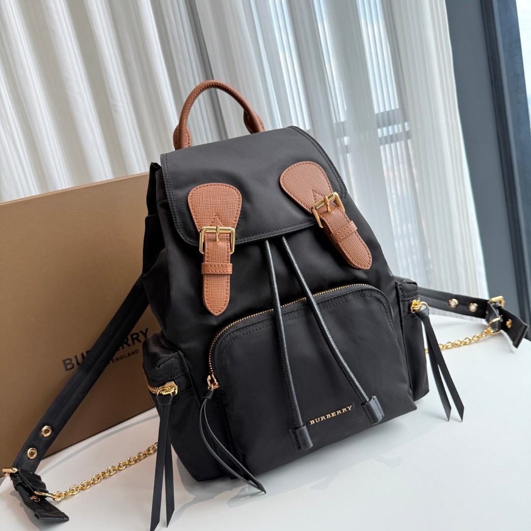 Burberry 22 x 14 x 33cm everyday