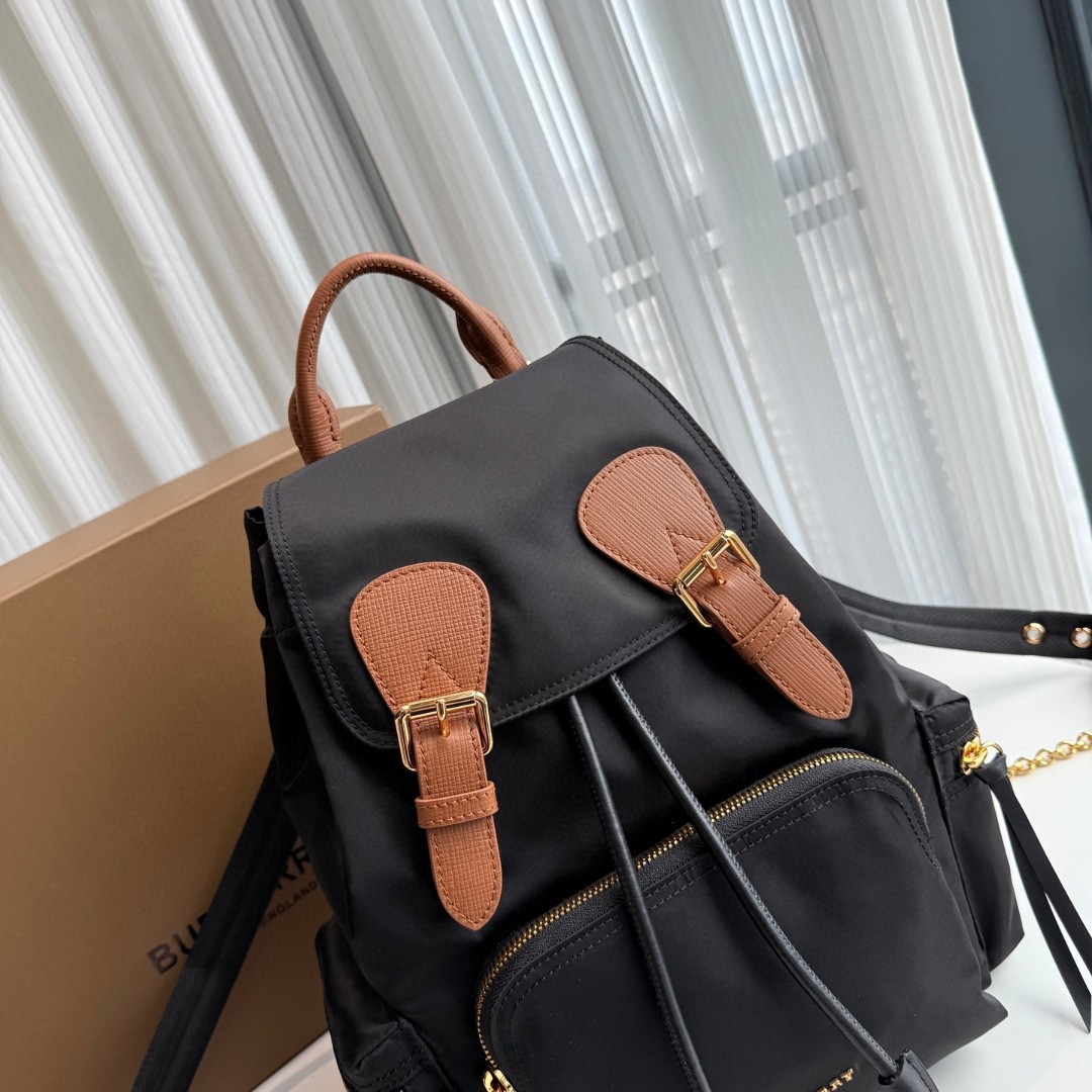 Burberry 22 x 14 x 33cm everyday