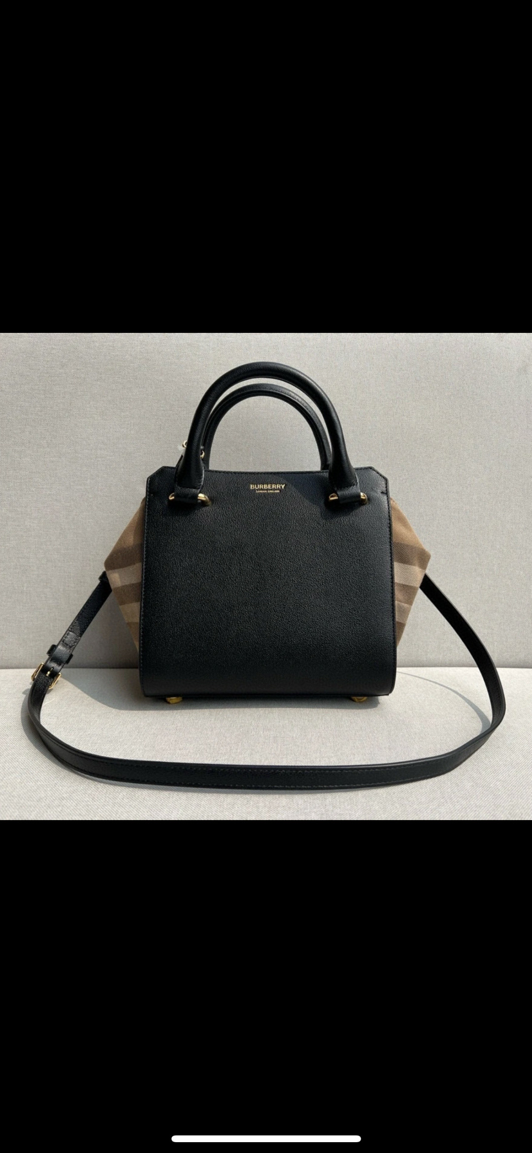 Burberry väska Överkroppsbild — photo 2