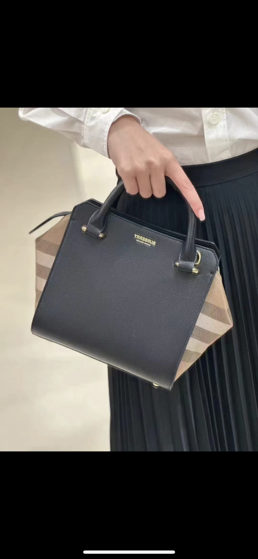 Burberry väska Överkroppsbild — photo 9
