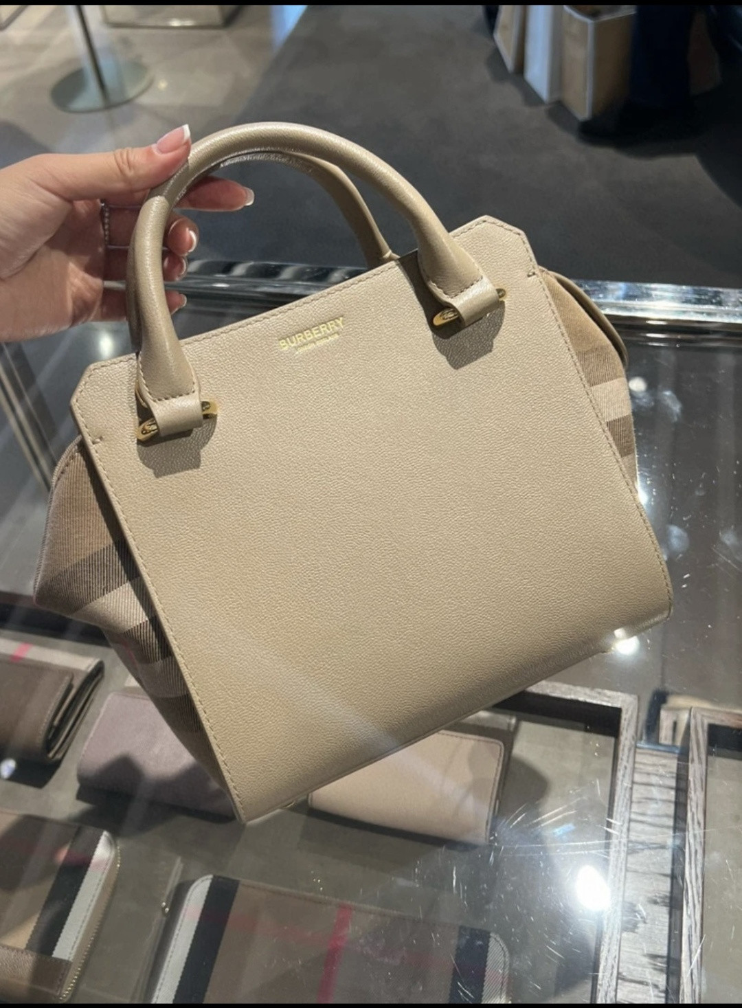 Burberry bag B's handbag crossbody bag, classic cotton plaid canvas and cowhide, bag zipper design, both sides can be folded and unfolded, multiple carrying methods, great upper body effect, size: 21/20/13 — photo 5