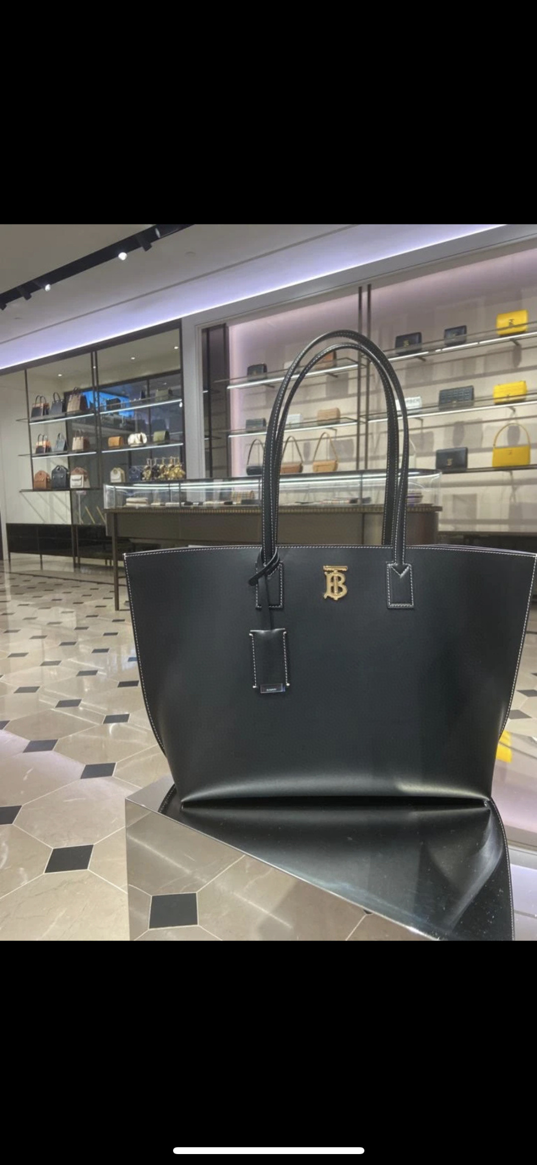 Bolso Burberry Imagen de la parte superior del cuerpo — photo 8
