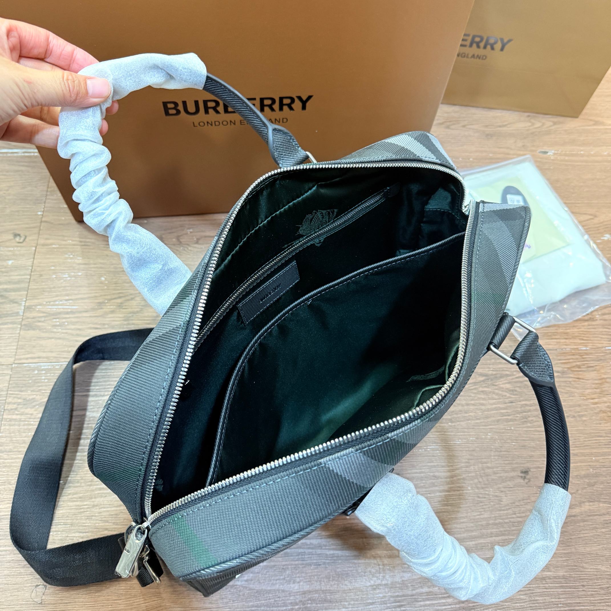 Grid briefcase — photo 8