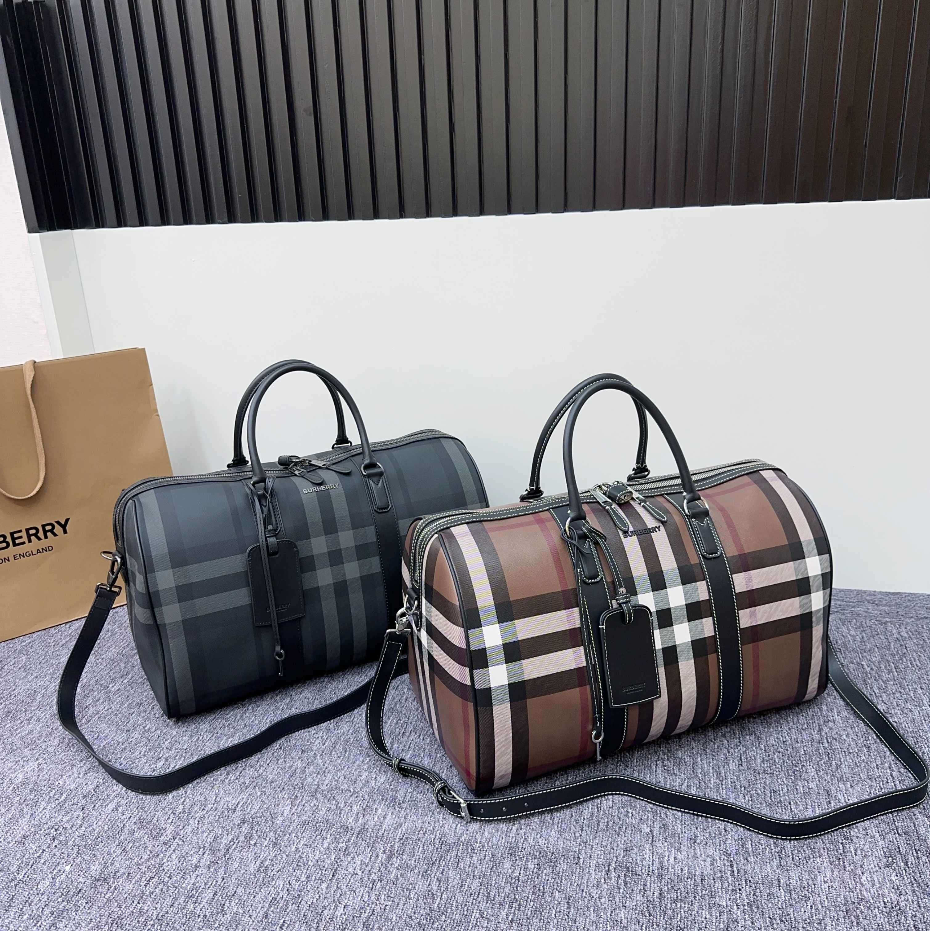 Burberry House Check Brown travel