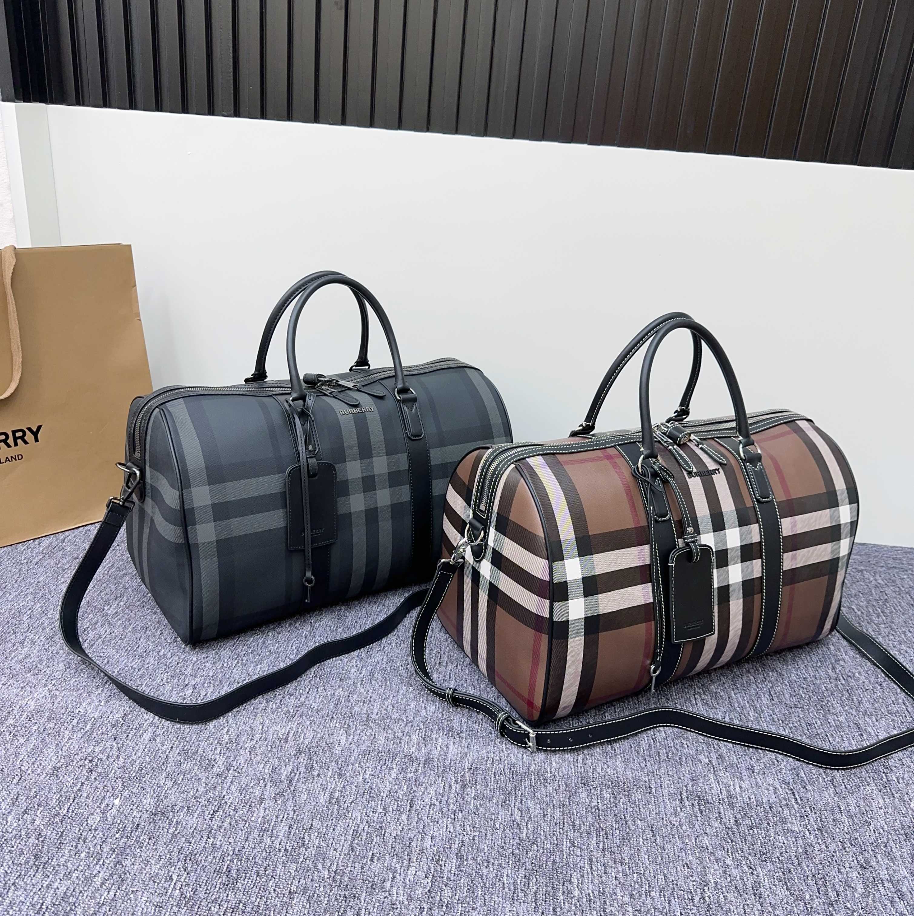 Burberry House Check Brown travel