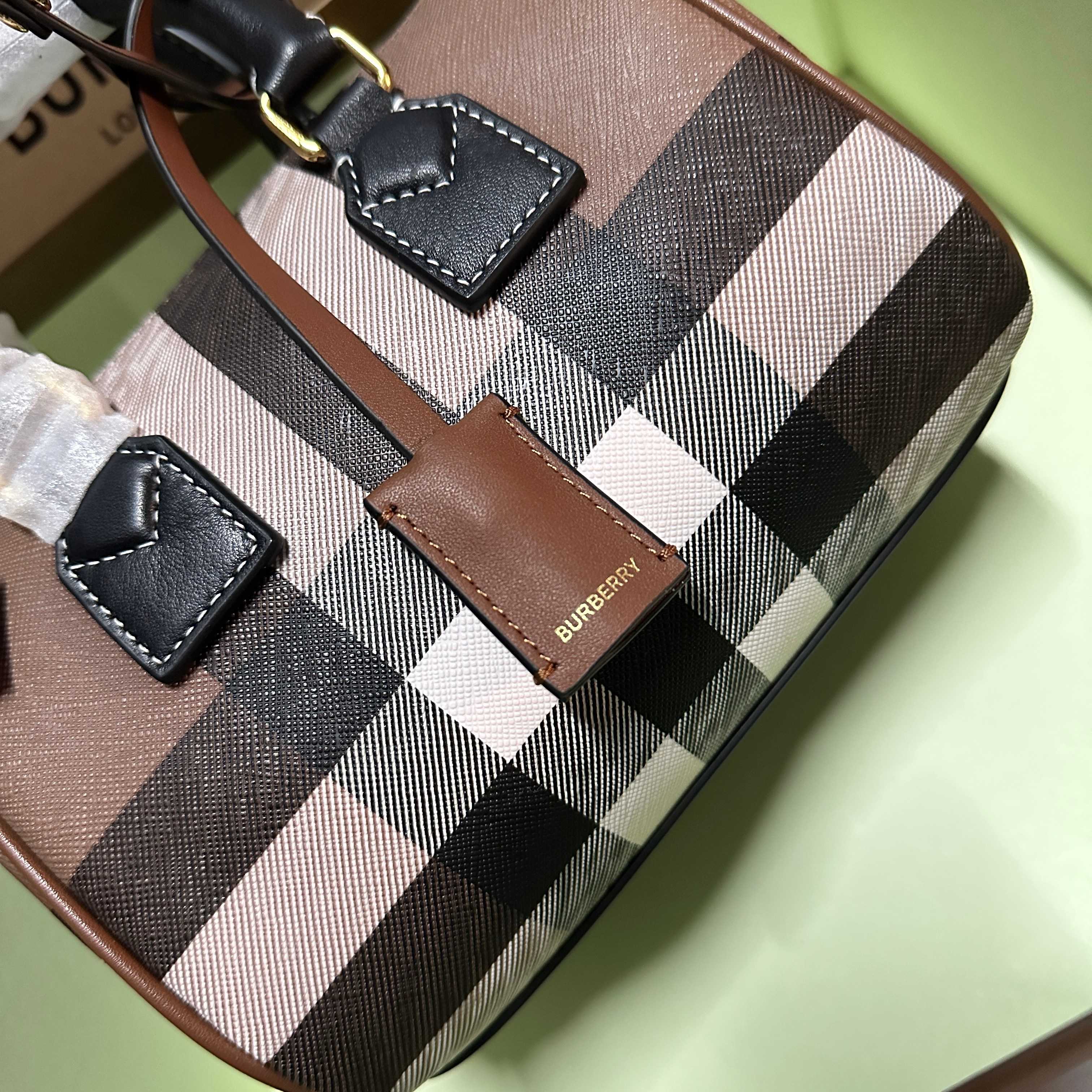 Burberry Mini everyday