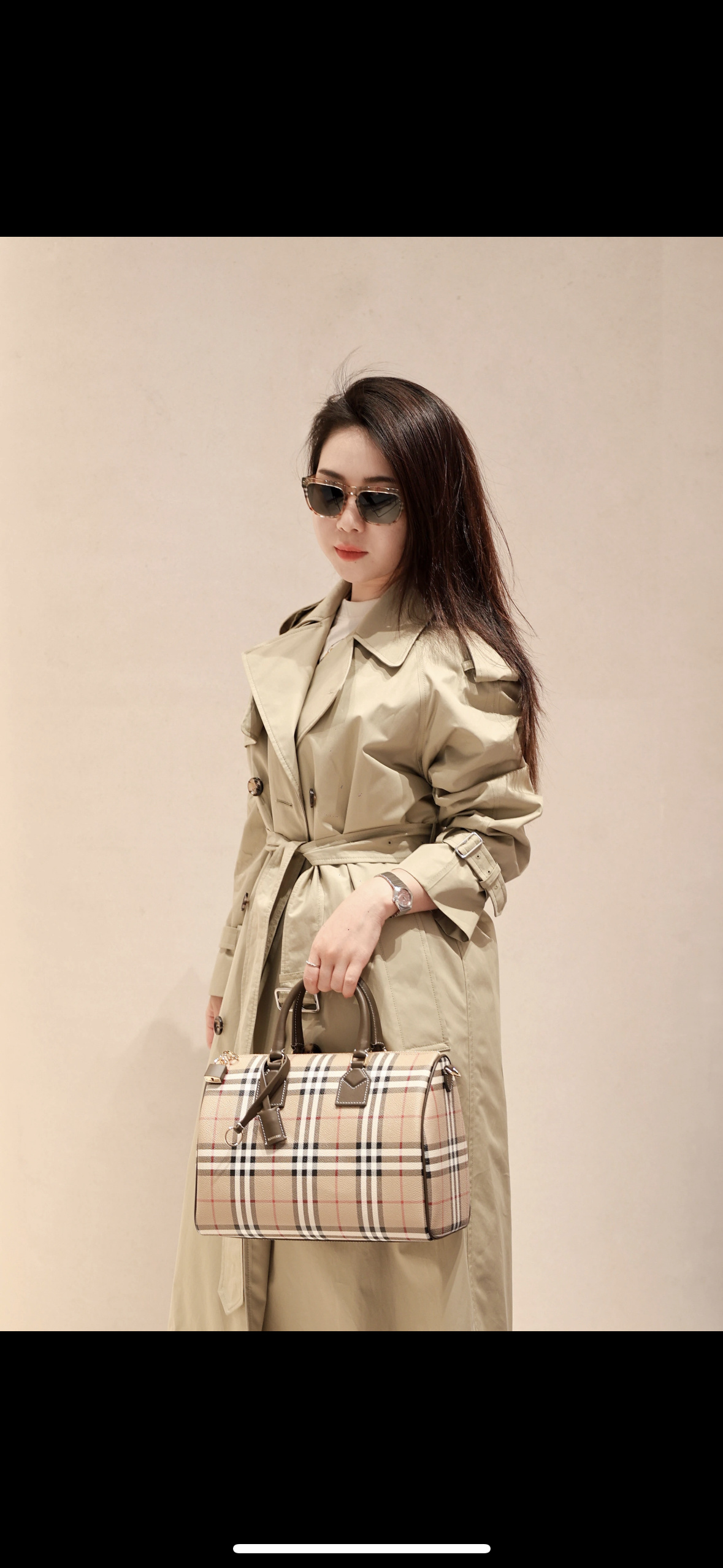 Burberry väska Överkroppsbild — photo 4