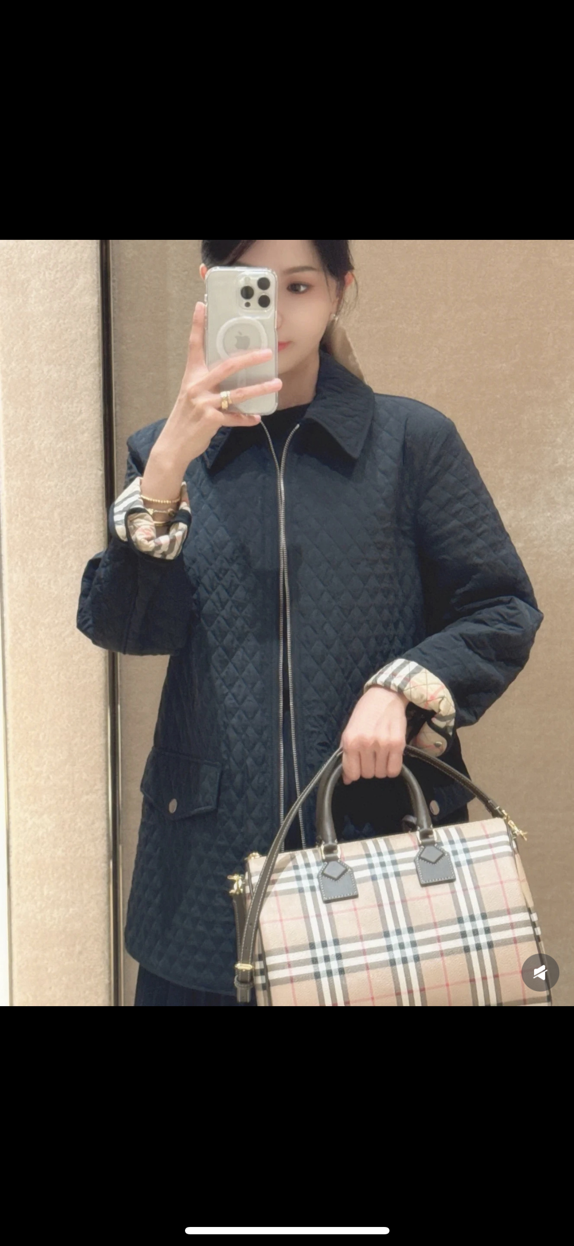 Burberry väska Överkroppsbild — photo 2