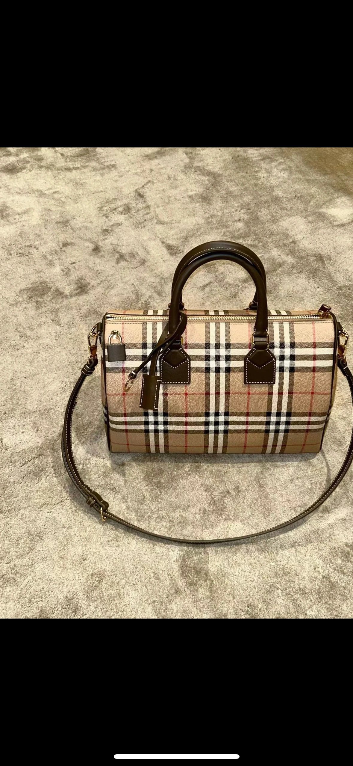 Burberry väska Överkroppsbild — photo 7