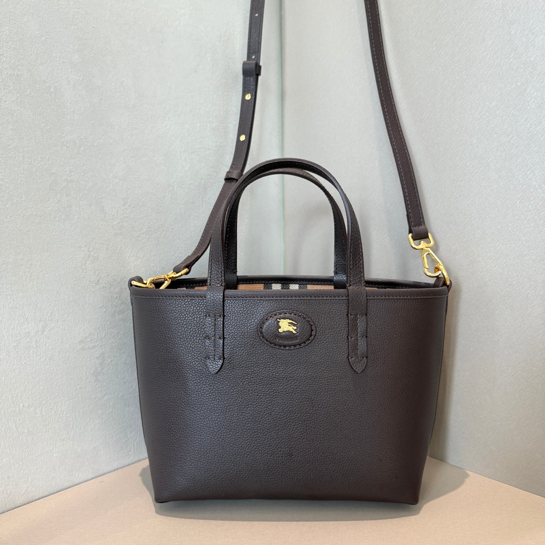 Burberry bag Reversible small tote — photo 2