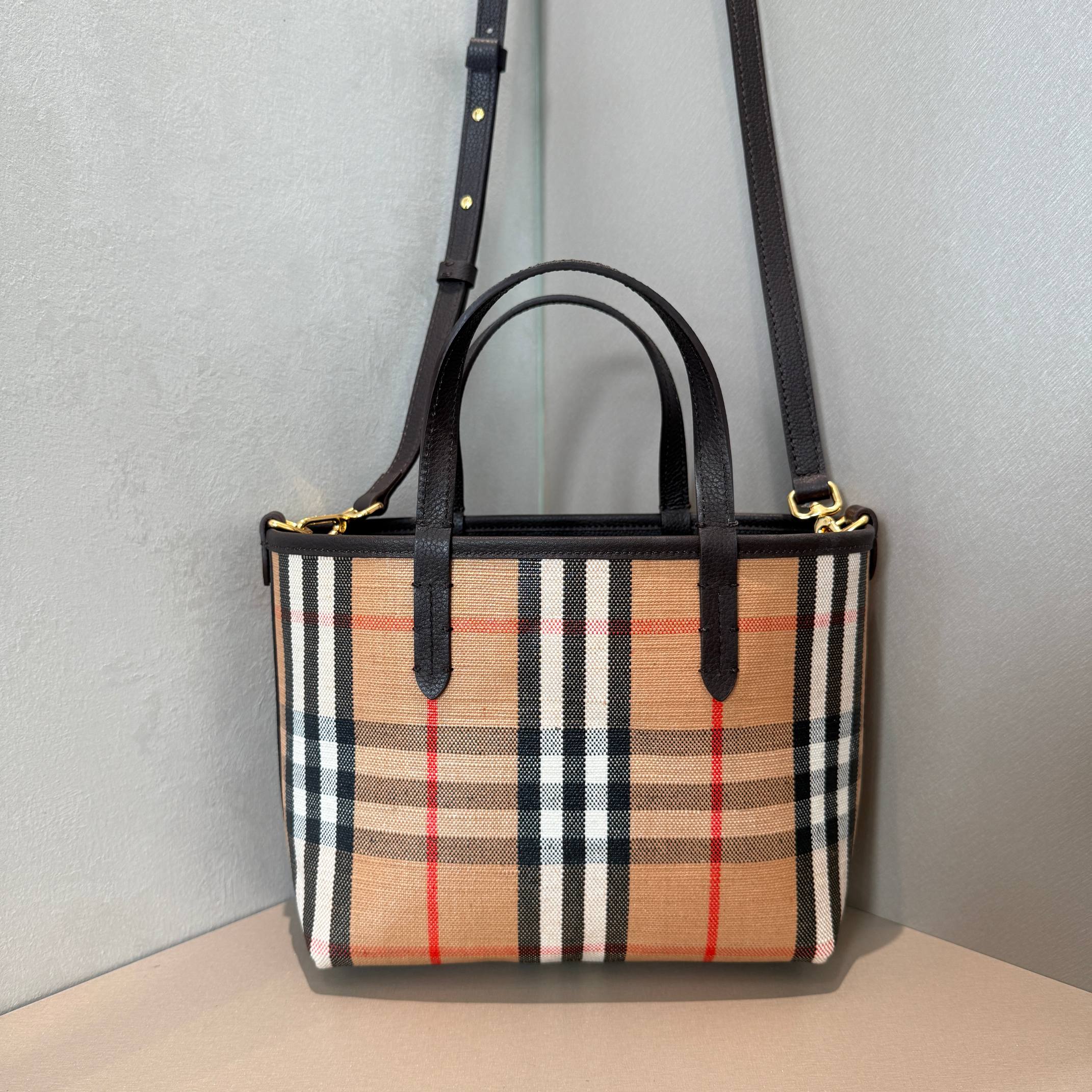 Burberry bag Reversible small tote — photo 4