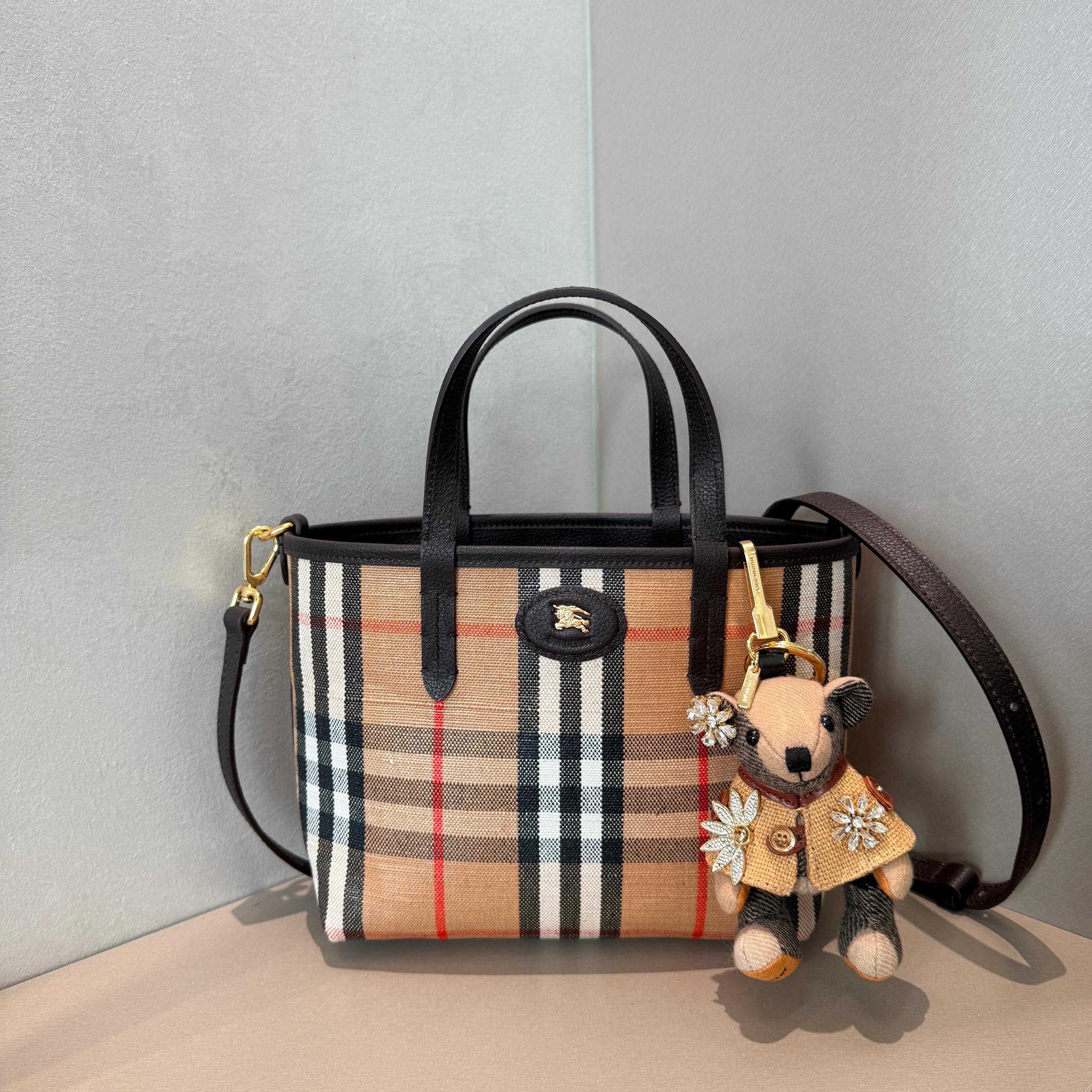 Burberry small everyday