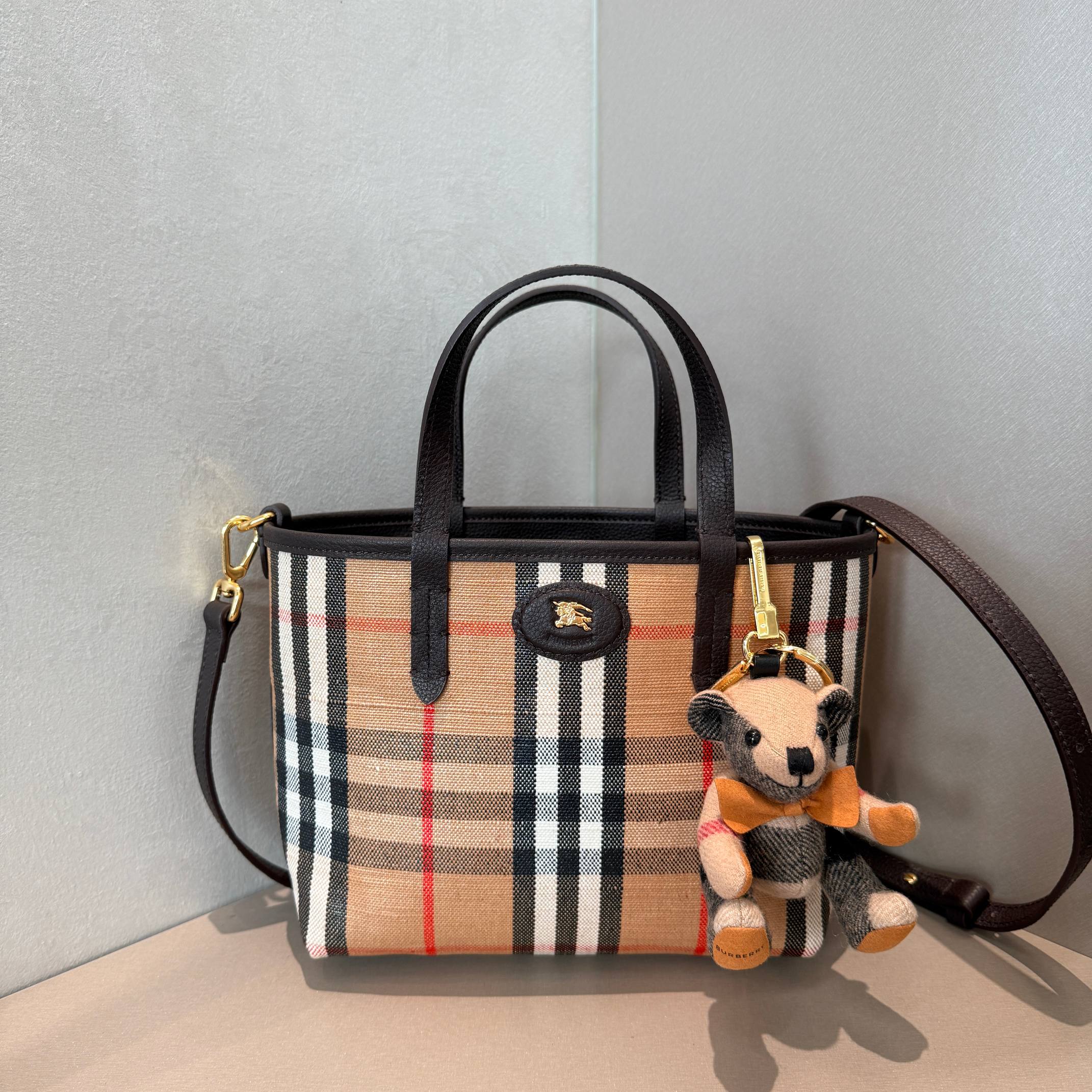 Burberry small everyday