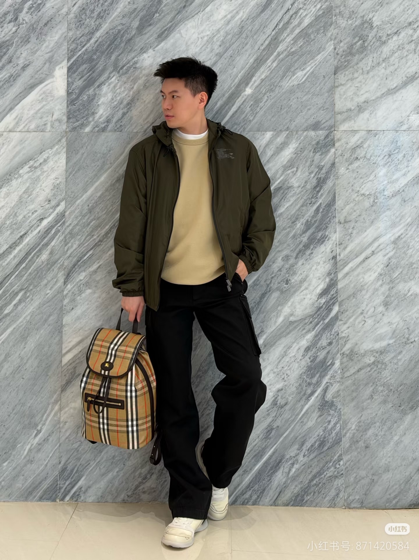 Burberry väska Överkroppsbild — photo 3