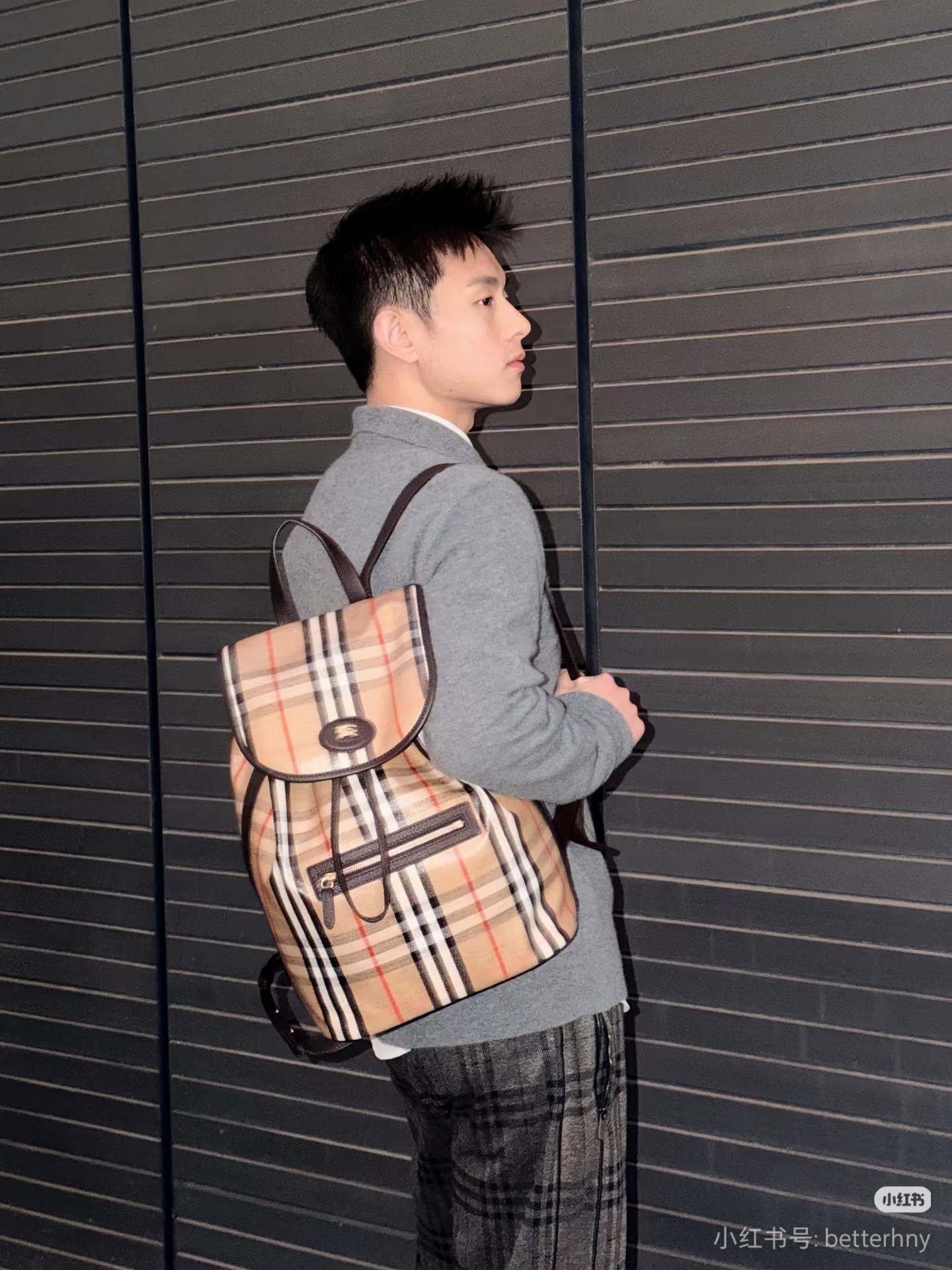 Burberry väska Överkroppsbild — photo 2
