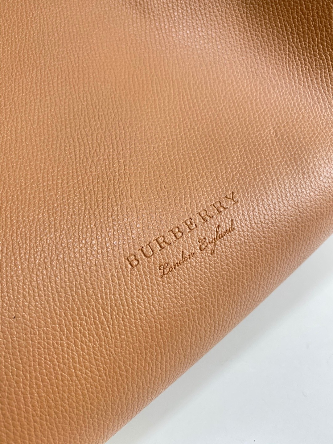 Burberry bag B's double-sided shopping bag, ample interior, dust bag included. Size: upper opening 46, lower opening 35, height 30, thickness 12 — photo 5