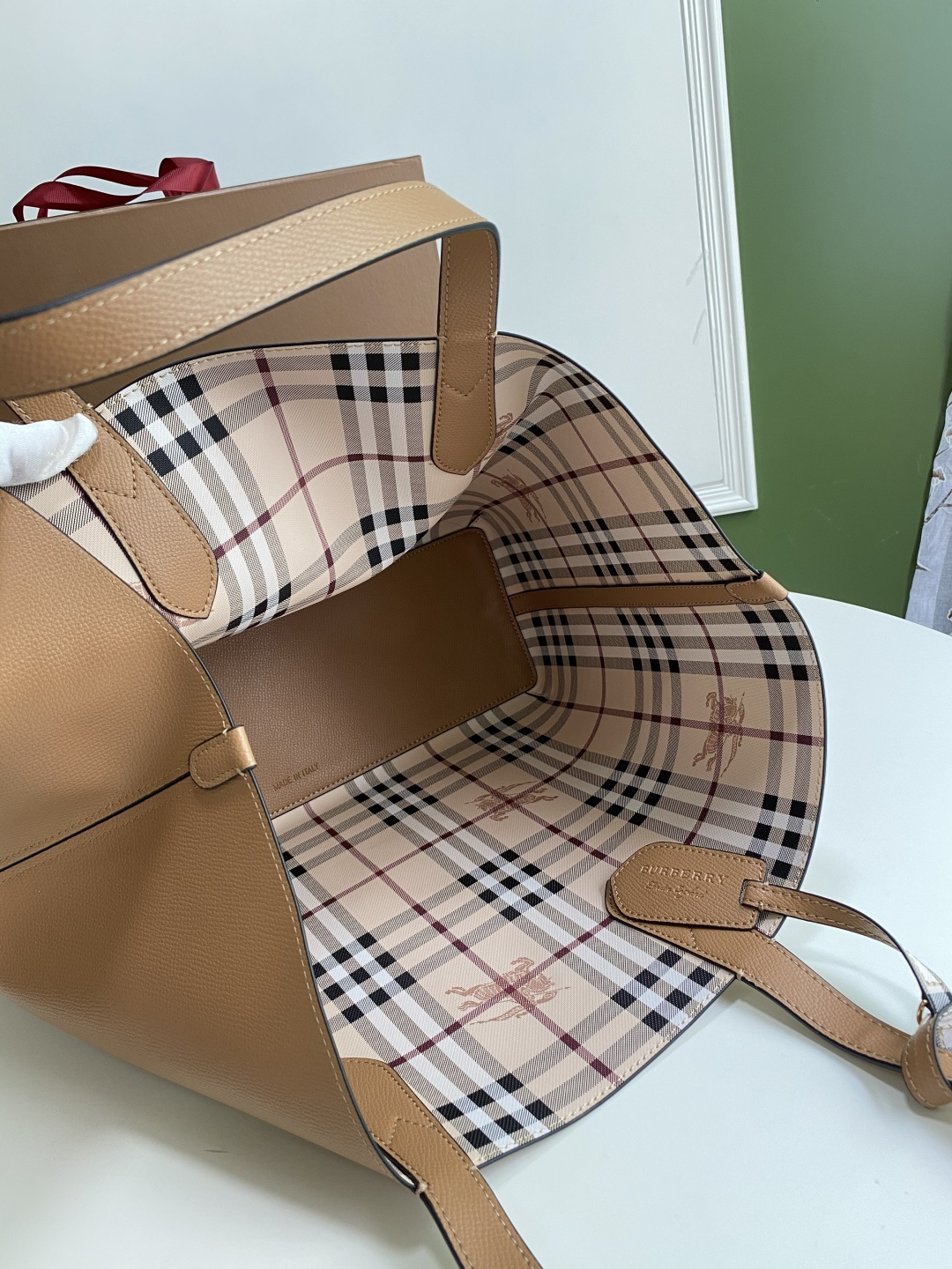 Burberry bag B's double-sided shopping bag, ample interior, dust bag included. Size: upper opening 46, lower opening 35, height 30, thickness 12 — photo 7
