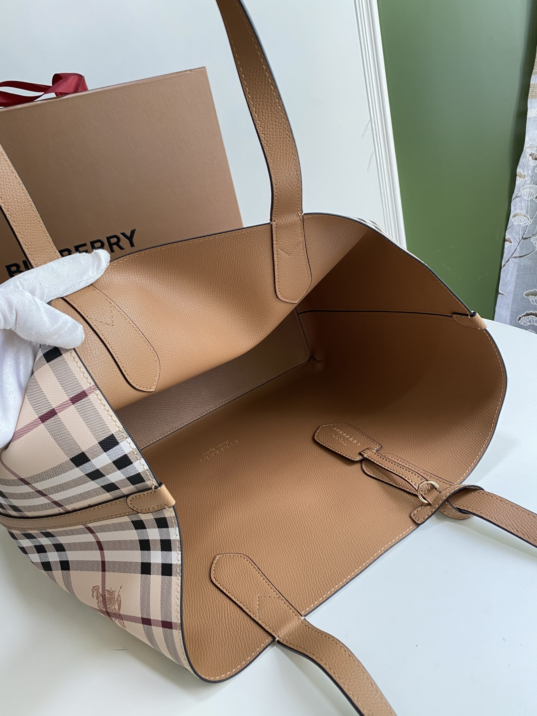 Burberry bag B's double-sided shopping bag, ample interior, dust bag included. Size: upper opening 46, lower opening 35, height 30, thickness 12 — photo 9