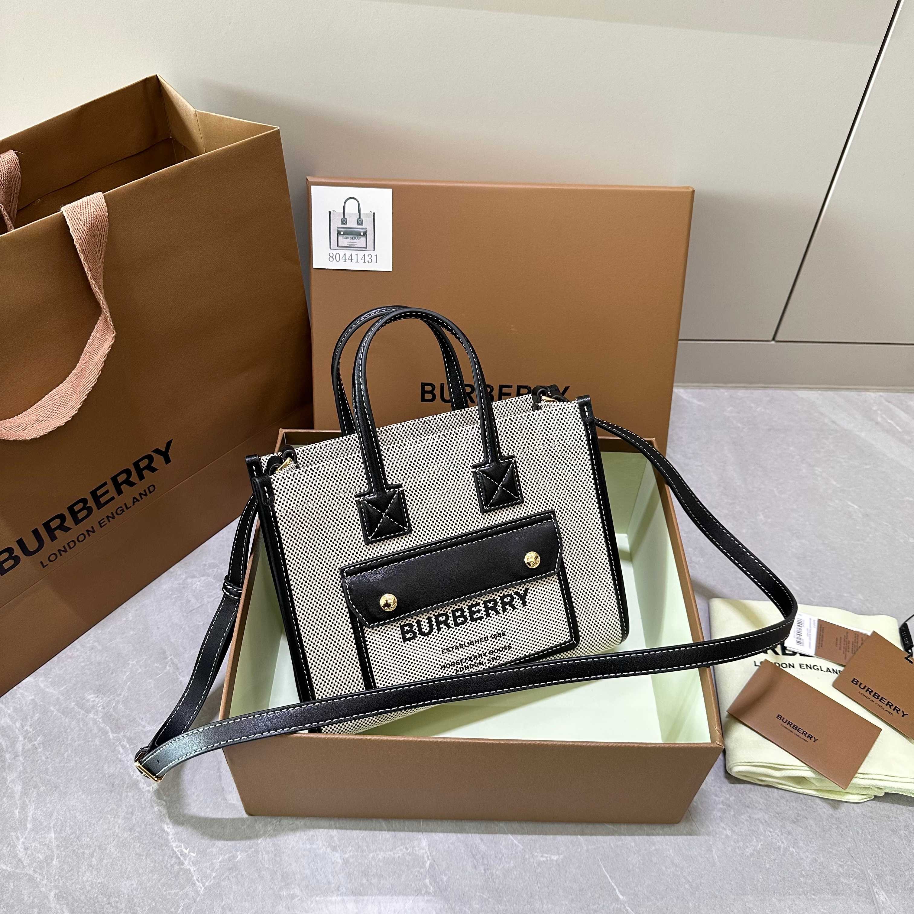 Burberry bag Picture packaging — photo 2