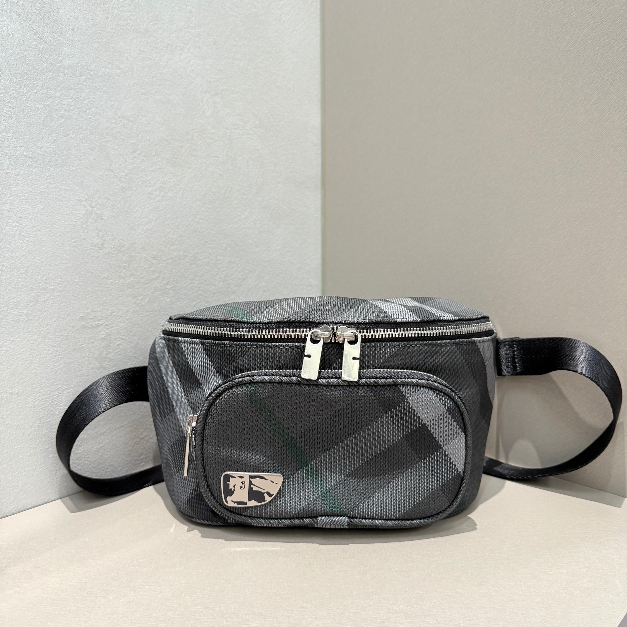 Burberry Grey Check 27 x 7 x 14cm crossbody