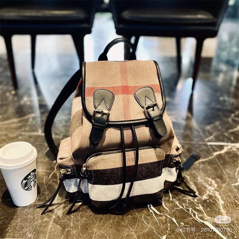 Borsa Burberry Immagine della parte superiore del corpo — photo 2